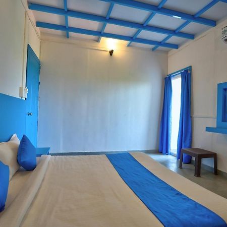 Mandrem Retreat Beach Resort Old Goa Bagian luar foto