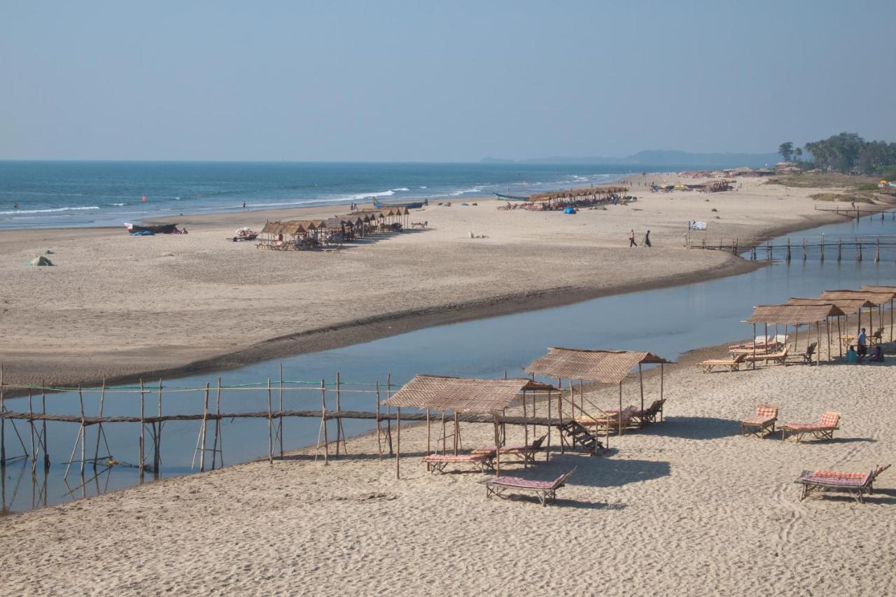 Mandrem Retreat Beach Resort Old Goa Bagian luar foto