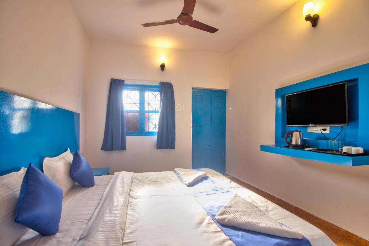 Mandrem Retreat Beach Resort Old Goa Bagian luar foto