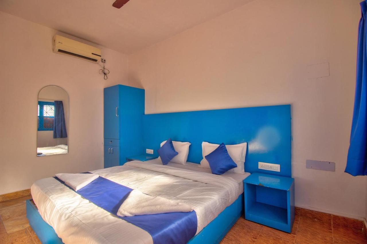 Mandrem Retreat Beach Resort Old Goa Bagian luar foto
