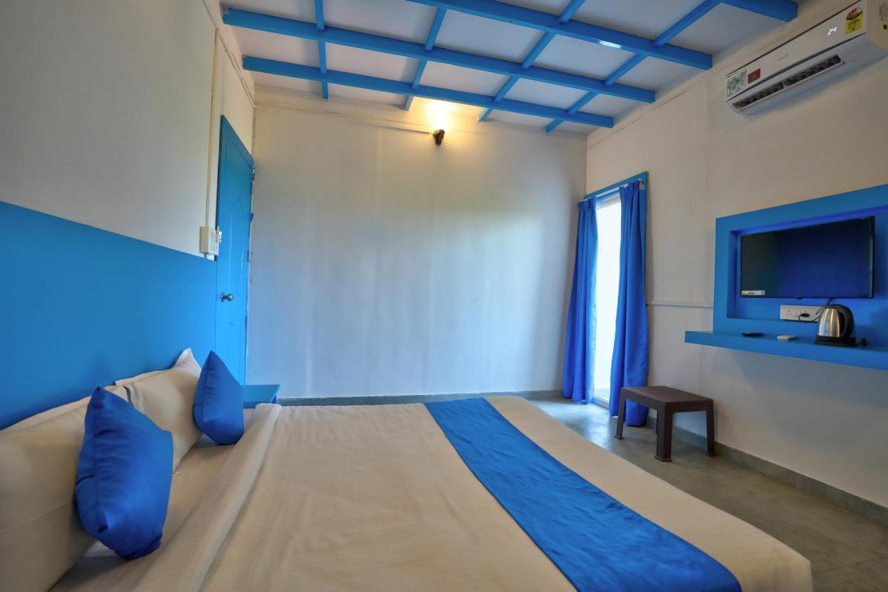 Mandrem Retreat Beach Resort Old Goa Bagian luar foto