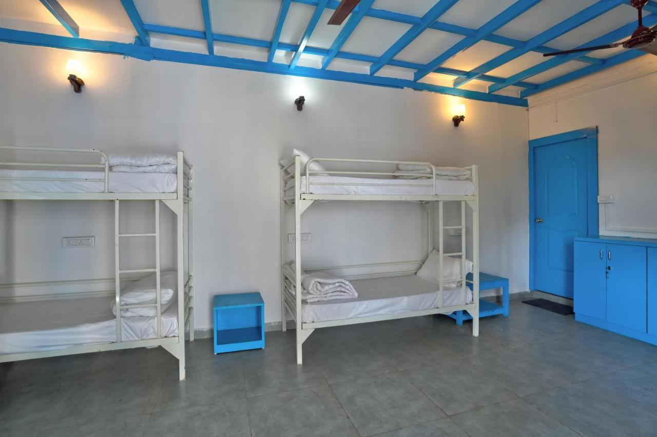 Mandrem Retreat Beach Resort Old Goa Bagian luar foto